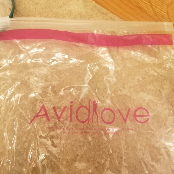 Holiday lingerie, NWT, size M, chemise and thong panty. - Picture 5 of 5